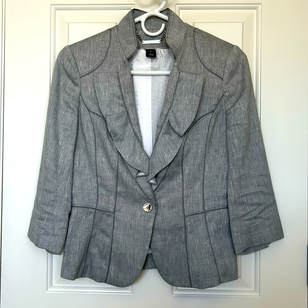 WHBM grey linen suit jacket with ruffled lapels. 3/4 sleeves. Size 0